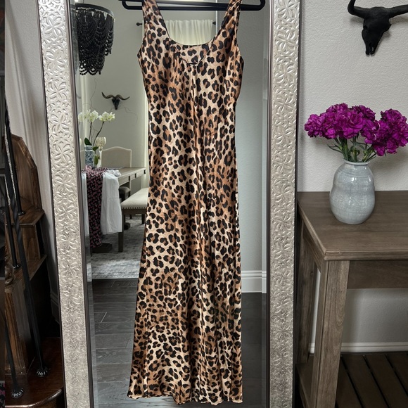 ASOS cheetah print dress - Picture 2 of 4